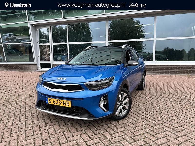 Blauw Gebruikt 2023 Kia Stonic Start SUV | € 22.249 (Eerlijke prijs) - Afbeelding 1/4