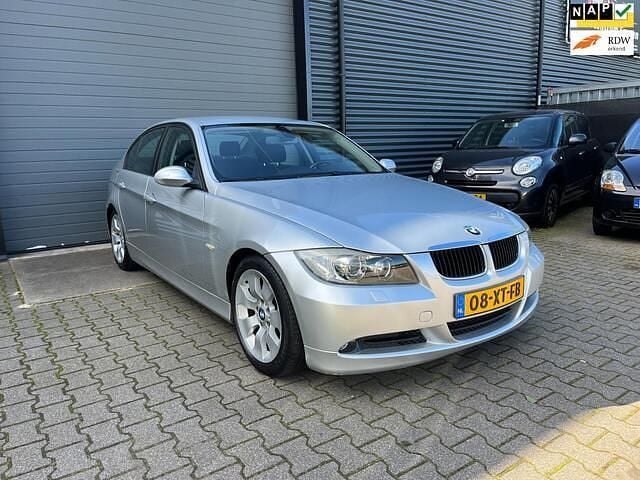 Grijs Gebruikt 2007 BMW 320 Executive Sedan | € 3.495 (Super prijs) - Afbeelding 1/4