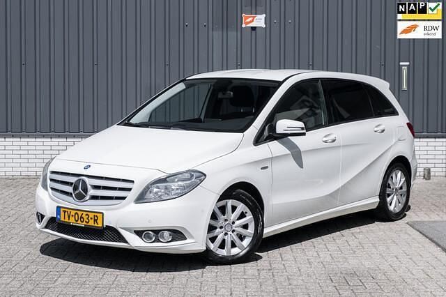 Wit Gebruikt 2012 Mercedes B200 Ambition MPV | € 8.450 (Eerlijke prijs) - Afbeelding 1/4