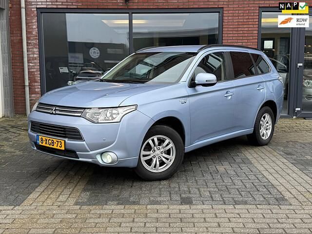 Occasion Mitsubishi Outlander Edition 121 PK (88 kW) 2014 Blauw SUV