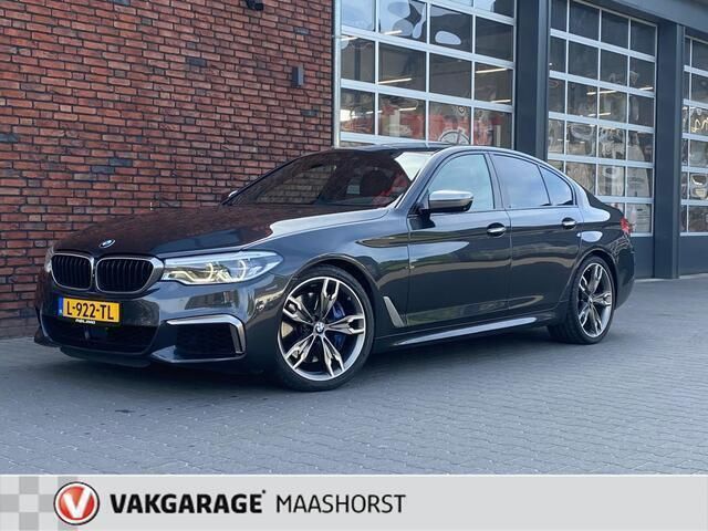 Grijs Gebruikt 2017 BMW M550 Executive Sedan | € 37.450 (Eerlijke prijs) - Afbeelding 1/4