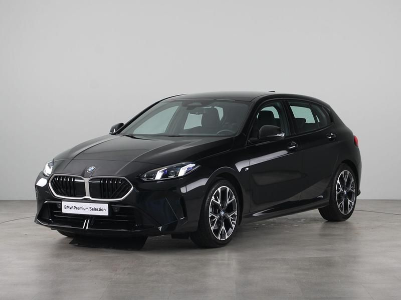 Zwart Occasion 2025 BMW 120 M Sport Hatchback | € 35.950 (Eerlijke prijs) - Afbeelding 1/4