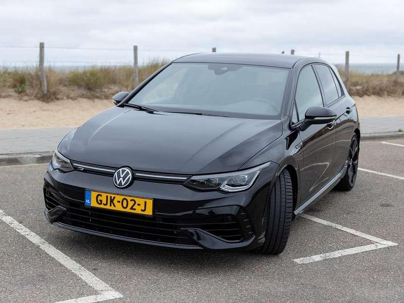 Zwart Gebruikt 2023 VW Golf VIII R Hatchback | € 46.995 (Eerlijke prijs) - Afbeelding 1/4