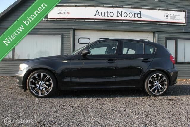 Zwart Gebruikt 2007 BMW 118 Executive Hatchback | € 2.499 (Goede deal) - Afbeelding 1/4