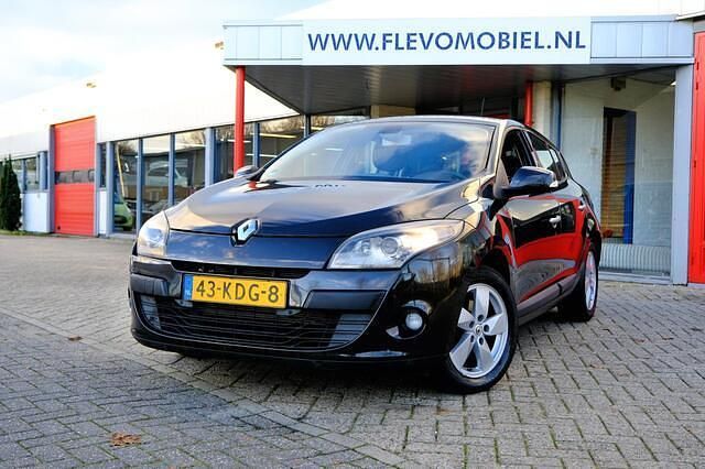 Zwart Gebruikt 2009 Renault Mégane III Business Hatchback | € 3.450 (Eerlijke prijs) - Afbeelding 1/4