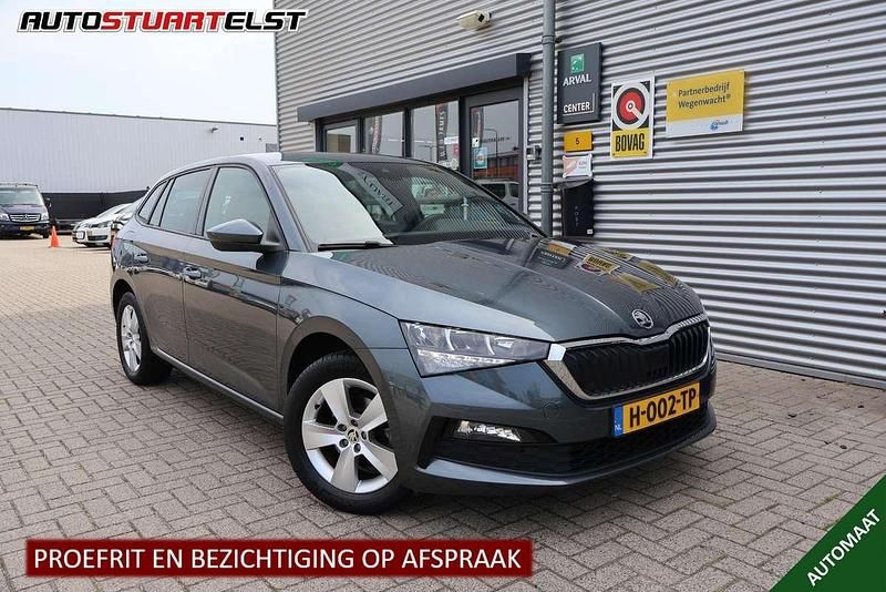 Grijs, metallic lak Gebruikt 2020 Skoda Scala Business Line Hatchback | € 17.950 (Goede deal) - Afbeelding 1/4