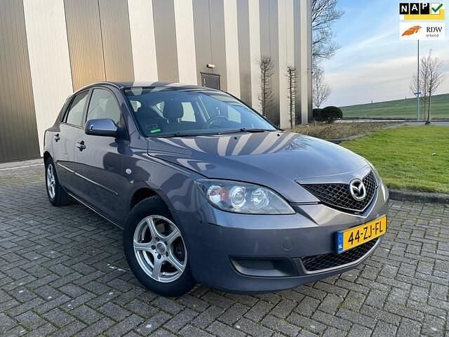 Grijs Occasion 2008 Mazda 3 Sense Hatchback | € 2.450 (Eerlijke prijs) - Afbeelding 1/4