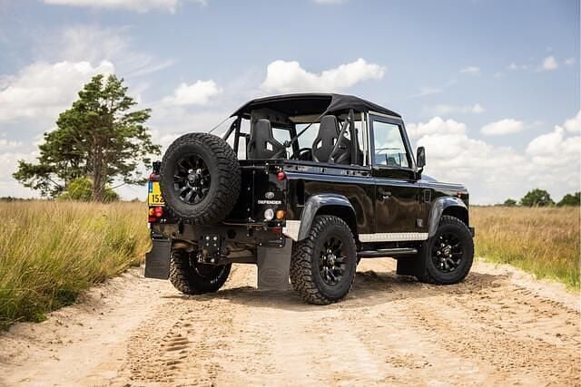 Occasion Land Rover Defender 122 PK (89 kW) 2015 Zwart SUV