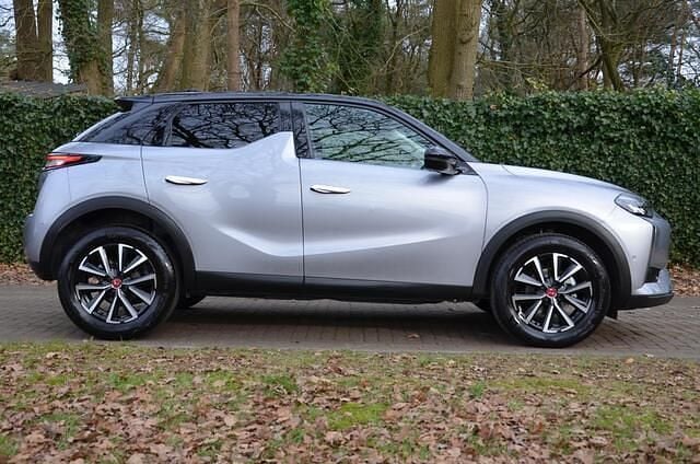 Occasion DS Automobiles DS3 Performance 131 PK (96 kW) 2024 Grijs SUV