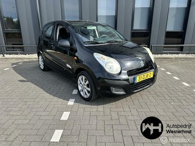 Zwart Gebruikt 2013 Suzuki Alto Comfort Hatchback | € 2.985 (Eerlijke prijs) - Afbeelding 1/4