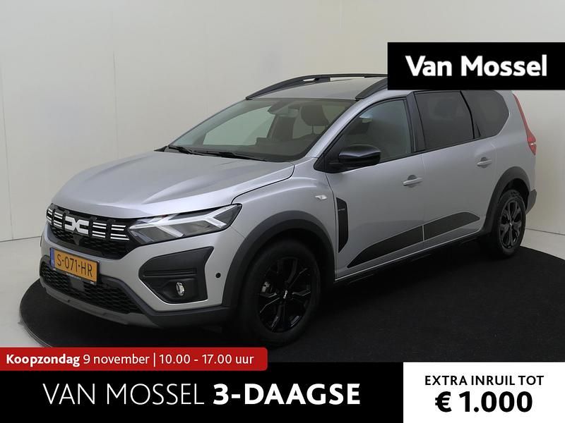 Grijs, metallic lak Gebruikt 2023 Dacia Jogger Extreme MPV | € 24.435 (Duur) - Afbeelding 1/4