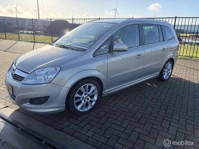 Beige Occasion 2011 Opel Zafira Cosmo MPV | € 3.750 (Goede deal) - Afbeelding 1/4