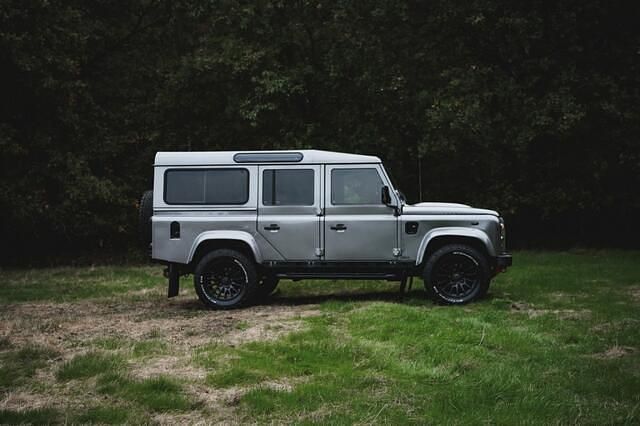 Occasion Land Rover Defender 211 PK (155 kW) 2007 Grijs (metallic) Stationwagen