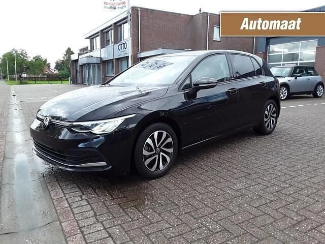 Zwart Gebruikt 2022 VW Golf VIII Active Hatchback | € 29.900 (Eerlijke prijs) - Afbeelding 1/4
