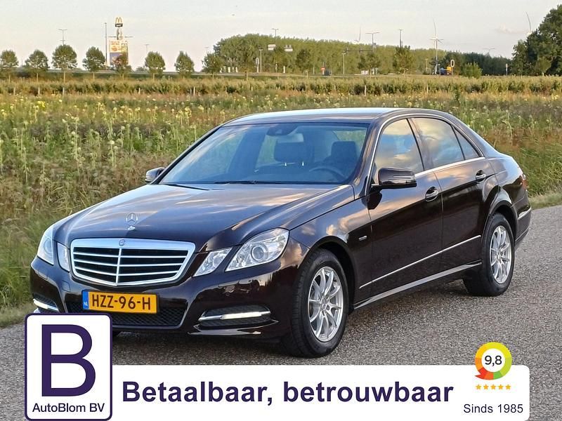 Bruin Gebruikt 2010 Mercedes E250 Avantgarde Sedan | € 19.290 (Iets duurder) - Afbeelding 1/4