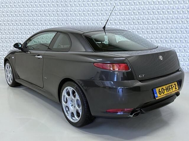 Occasion Alfa Romeo GT 166 PK (122 kW) 2008 Grijs (metallic) Coupé