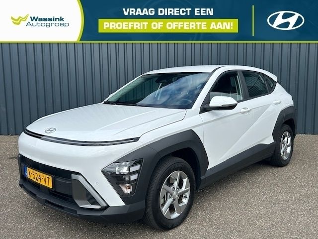 Wit Gebruikt 2024 Hyundai Kona Comfort SUV | € 31.235 (Eerlijke prijs) - Afbeelding 1/4