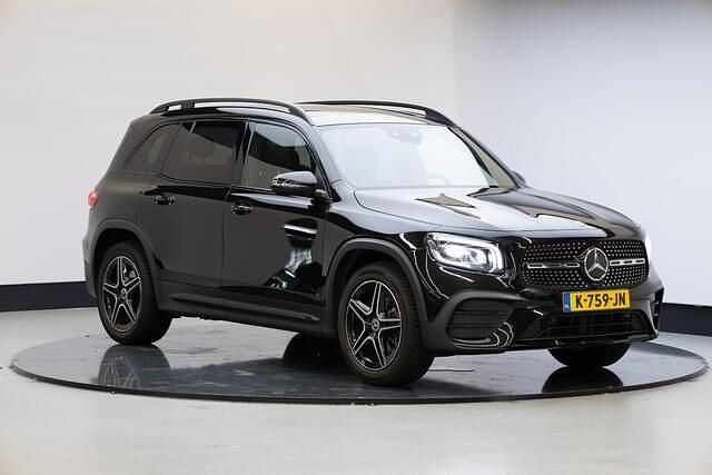 Zwart Gebruikt 2021 Mercedes GLB200 Business SUV | € 39.950 (Iets duurder) - Afbeelding 1/4