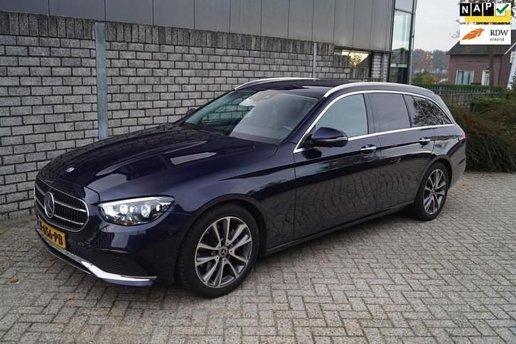 Blauw Gebruikt 2021 Mercedes E200 Business Stationwagen | € 32.850 (Goede deal) - Afbeelding 1/4