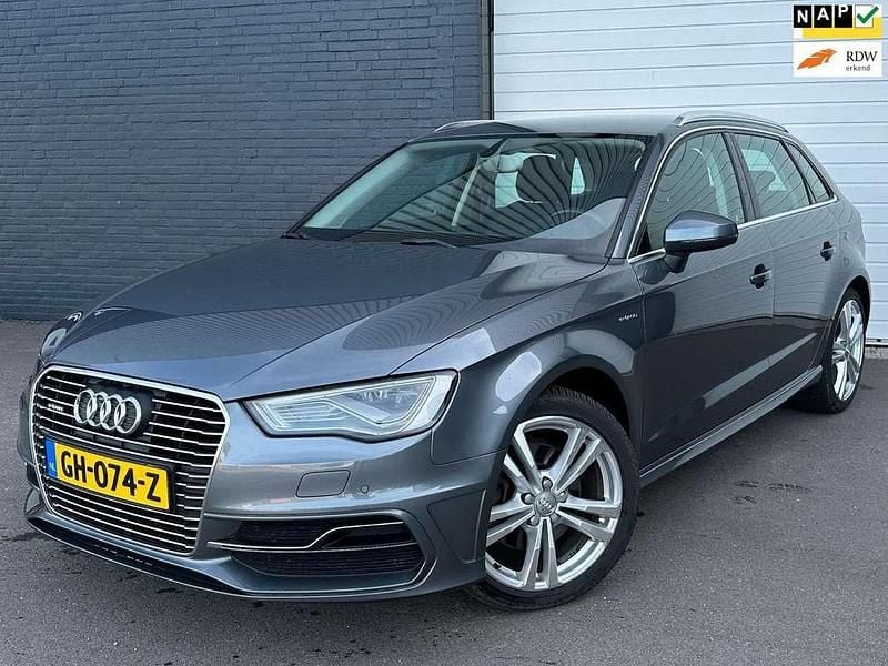 Grijs Gebruikt 2015 Audi A3 Sportback e-tron Ambition Sedan | € 10.950 (Super prijs) - Afbeelding 1/4