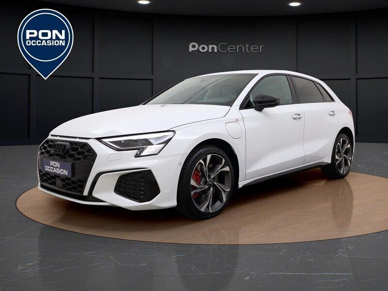 Wit Gebruikt 2023 Audi A3 Sportback S-Line Hatchback | € 37.950 (Iets duurder) - Afbeelding 1/3