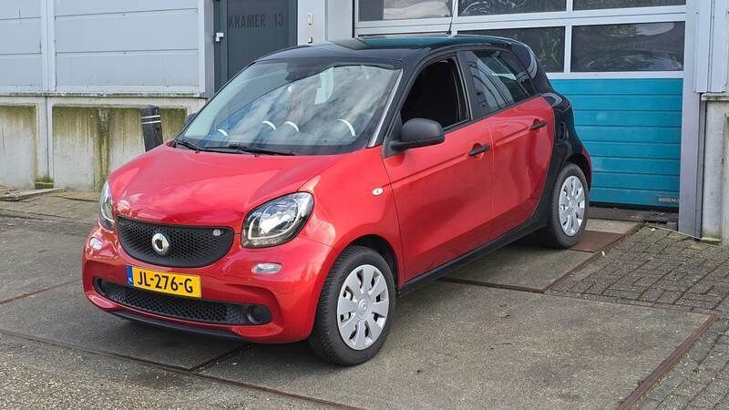 Rood Gebruikt 2016 Smart ForFour Pure Hatchback | € 6.499 (Eerlijke prijs) - Afbeelding 1/4