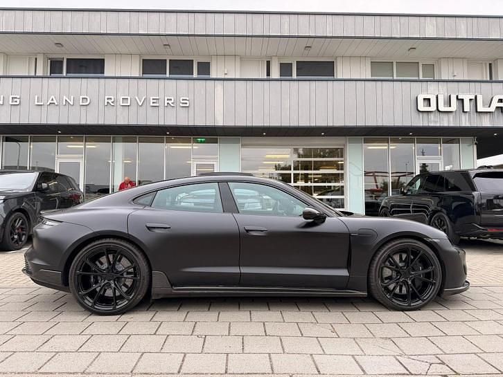 Gebruikt 2022 Porsche Taycan Turbo S Sedan | € 95.000 - Afbeelding 1/4