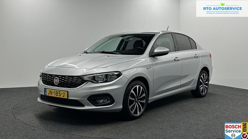 Grijs Gebruikt 2016 Fiat Tipo Lounge Sedan | € 999.999 - Afbeelding 1/4