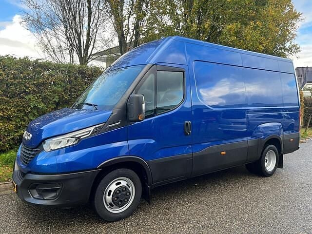 Blauw Gebruikt 2019 Iveco Daily Van | € 27.500 (Eerlijke prijs) - Afbeelding 1/4