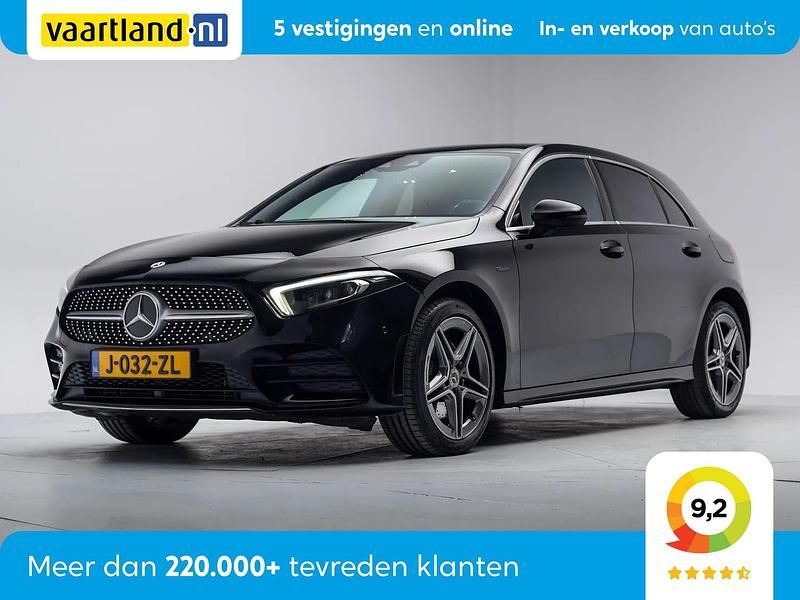 Zwart Gebruikt 2020 Mercedes A250 AMG line Hatchback | € 20.945 (Goede deal) - Afbeelding 1/4