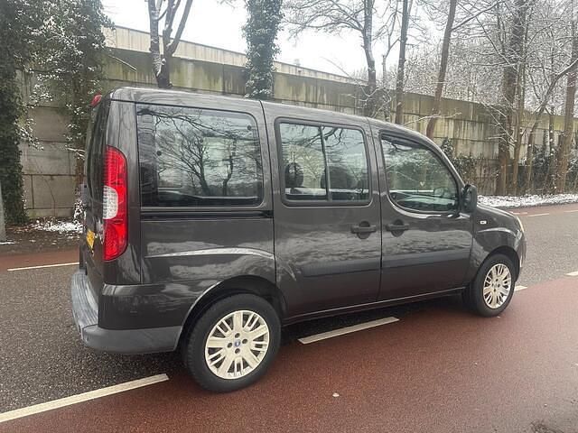 Occasion Fiat Doblò Family 78 PK (57 kW) 2006 Grijs MPV