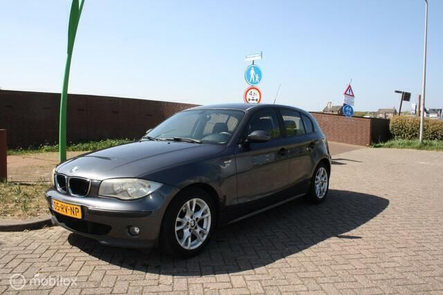 Grijs Gebruikt 2005 BMW 118 Hatchback | € 2.250 (Eerlijke prijs) - Afbeelding 1/4