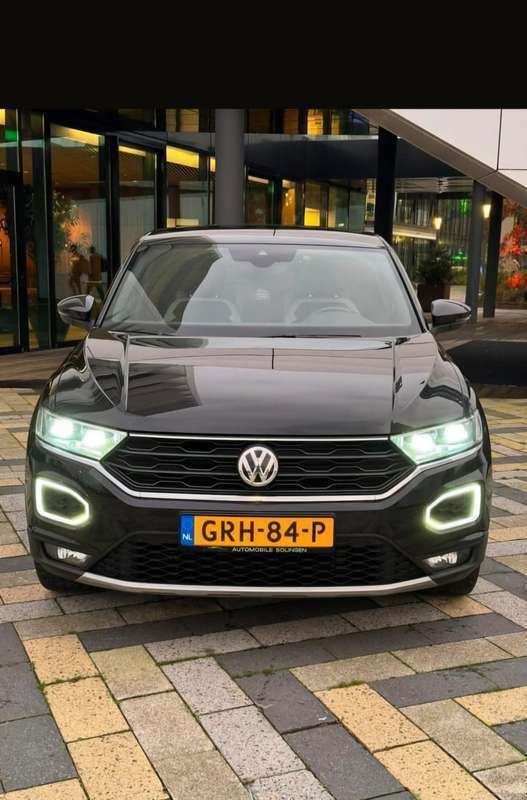 Zwart Gebruikt 2019 VW T-Roc Sport SUV | € 21.950 (Iets duurder) - Afbeelding 1/4