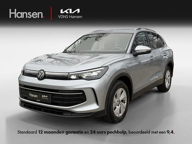 Grijs Occasion 2024 VW Tiguan Edition SUV | € 42.945 (Super prijs) - Afbeelding 1/4