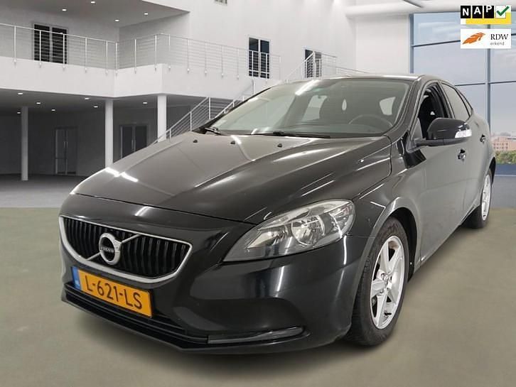 Gebruikt 2017 Volvo V40 Momentum | € 6.950 (Goede deal) - Afbeelding 1/4