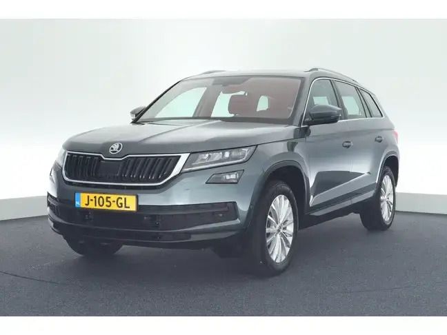 Grijs Gebruikt 2020 Skoda Kodiaq Business Line SUV | € 29.949 (Eerlijke prijs) - Afbeelding 1/4
