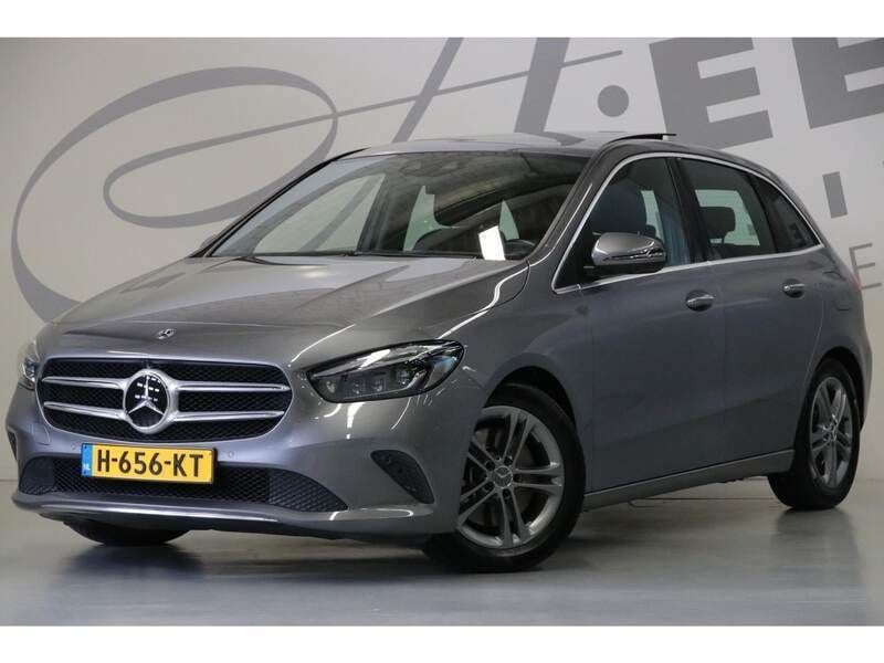 Grijs Gebruikt 2020 Mercedes B250 Premium Plus MPV | € 26.950 (Eerlijke prijs) - Afbeelding 1/4