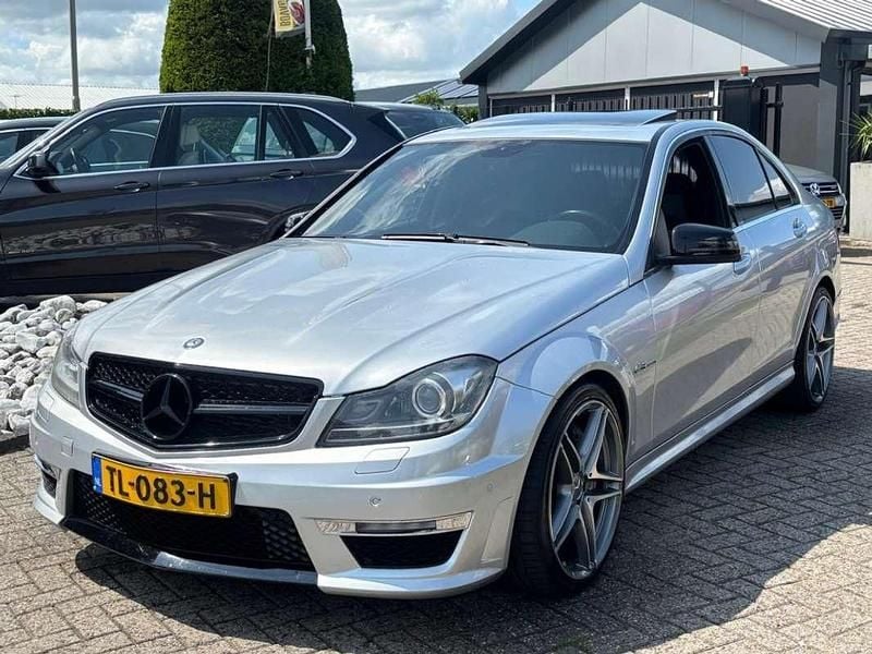 Grijs Gebruikt 2009 Mercedes C63 AMG AMG Sedan | € 24.950 (Eerlijke prijs) - Afbeelding 1/4