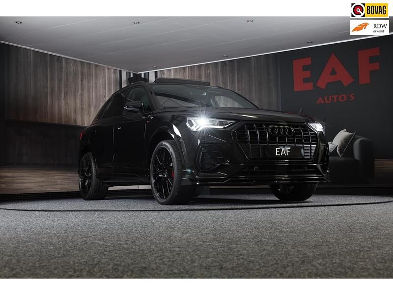 Zwart Gebruikt 2022 Audi Q3 Competition SUV | € 49.950 - Afbeelding 1/3