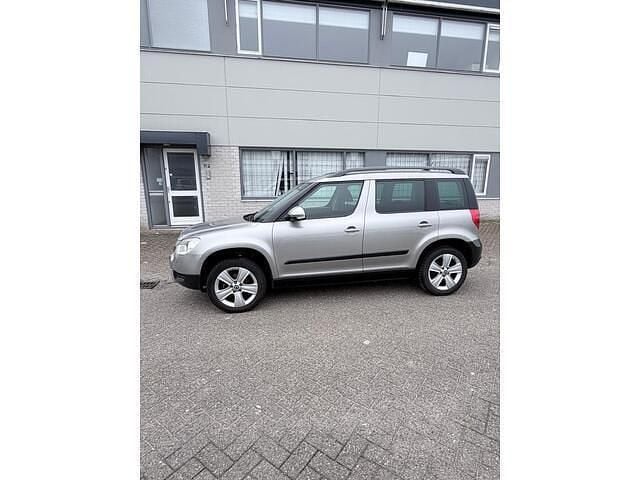 Occasion Skoda Yeti Tour 105 PK (77 kW) 2011 Beige SUV