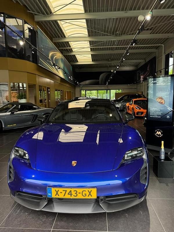 Gebruikt 2023 Porsche Taycan Sport Turismo | € 109.995 - Afbeelding 1/1