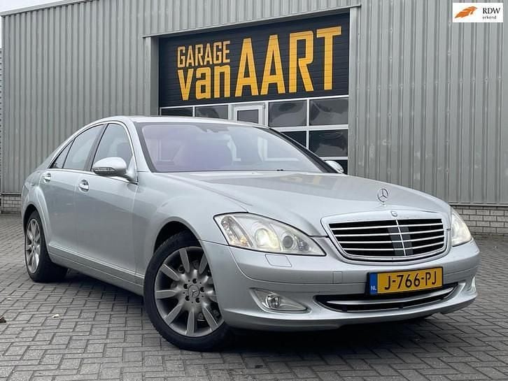 Grijs Occasion 2005 Mercedes S500 Prestige Sedan | € 15.950 (Eerlijke prijs) - Afbeelding 1/4