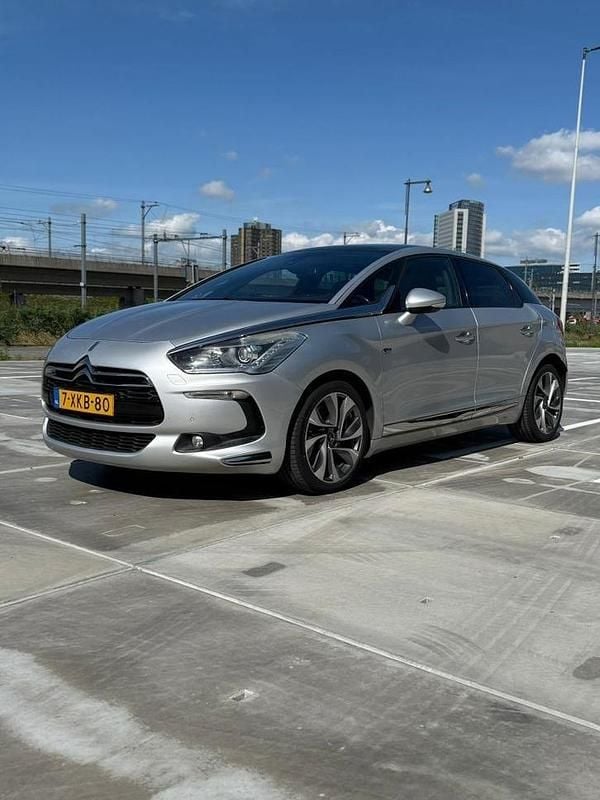 Gebruikt 2014 Citroën DS5 Hatchback | € 5.750 - Afbeelding 1/1