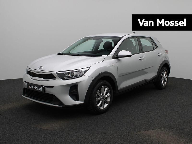 Grijs Gebruikt 2020 Kia Stonic Comfort SUV | € 15.900 (Eerlijke prijs) - Afbeelding 1/4