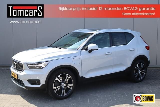 Grijs, metallic lak Gebruikt 2021 Volvo XC40 Inscription SUV | € 32.450 (Goede deal) - Afbeelding 1/4
