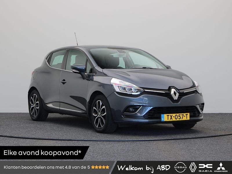 Grijs Gebruikt 2018 Renault Clio IV Intens Hatchback | € 11.940 (Eerlijke prijs) - Afbeelding 1/3