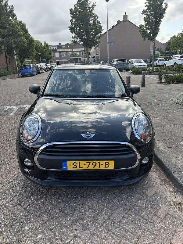 Zwart Gebruikt 2014 Mini ONE Salt Hatchback | € 6.000 (Goede deal) - Afbeelding 1/4