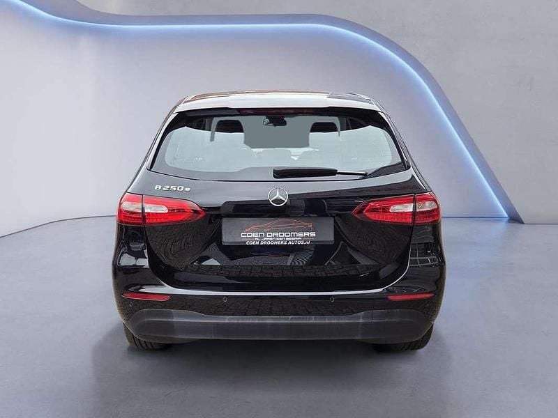 Occasion Mercedes B250e Business 218 PK (160 kW) 2022 Zwart MPV
