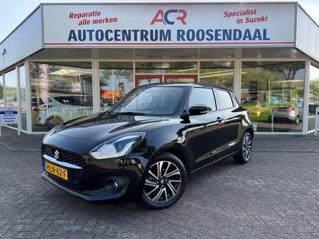 Zwart Gebruikt 2022 Suzuki Swift Comfort Hatchback | € 17.499 (Iets duurder) - Afbeelding 1/4