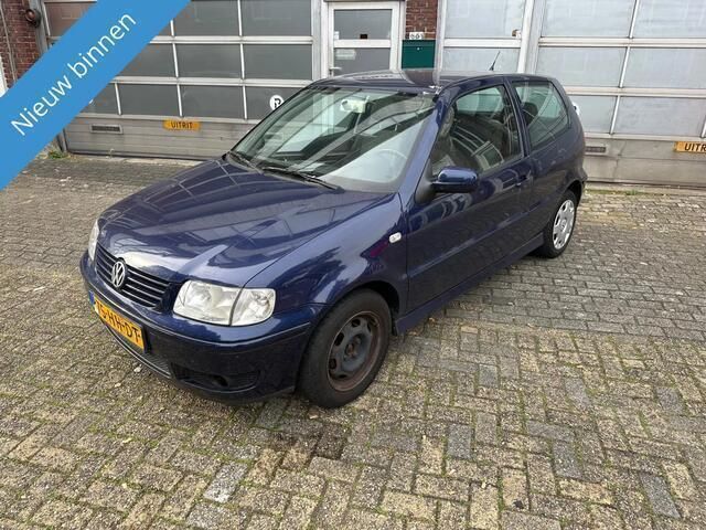 Blauw Gebruikt 2001 VW Polo Hatchback | € 849 - Afbeelding 1/4